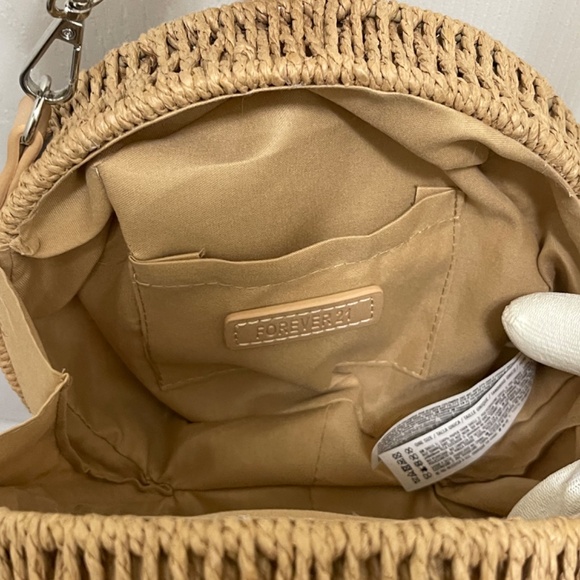 Forever 21 Straw Woven CrossBody Bag *New With Tags* - Picture 3 of 5